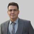 اشکان جولائی کارشناس ارشد بینایی سنجی و اپتومتری