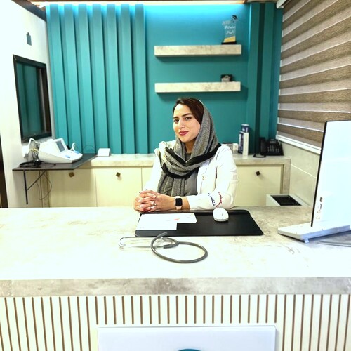 لعیا اکبرزاده